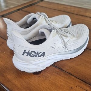 Hoka clifton 8 wide 2E